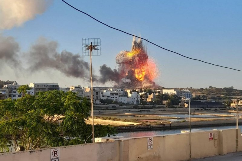Massive fireworks factory explosion rocks Malta -  VIDEO 
