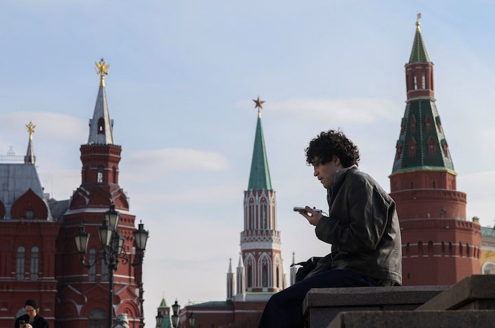 Putin orders FSB to protect vital services during web blocks