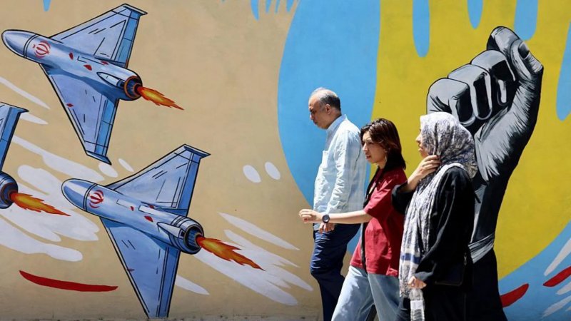 Can the US and Iran avoid a return to war as ceasefire tensions grow?