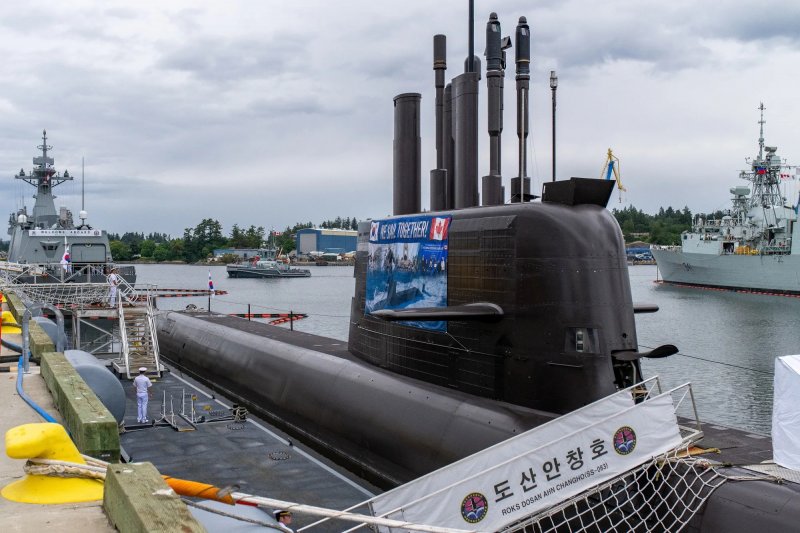 South Korea pushes Canada's submarine bid in high-level talks