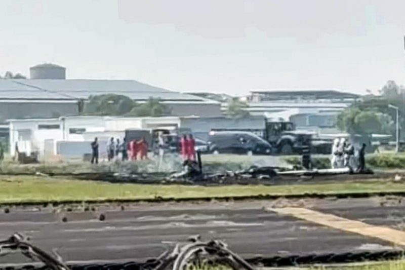 Mlitary training plane crashes in Taiwan, killing two -  VIDEO 