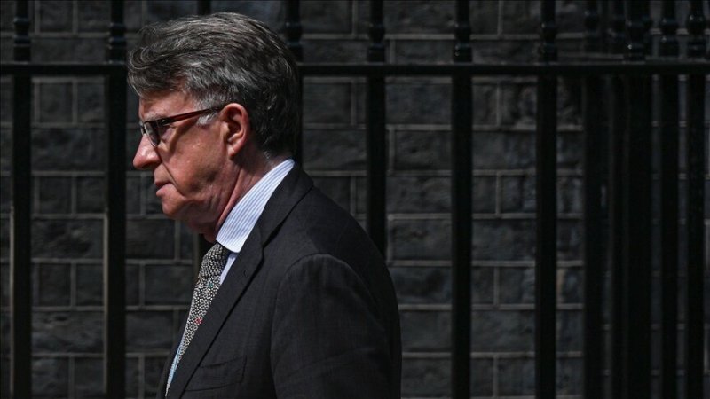 UK minister admits leaked Peter Mandelson texts are embarrassing