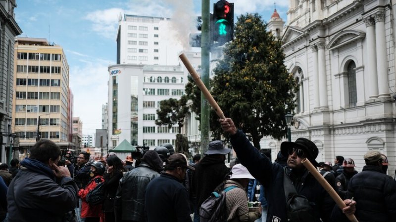 Bolivia on brink as severe blockades force government to flee