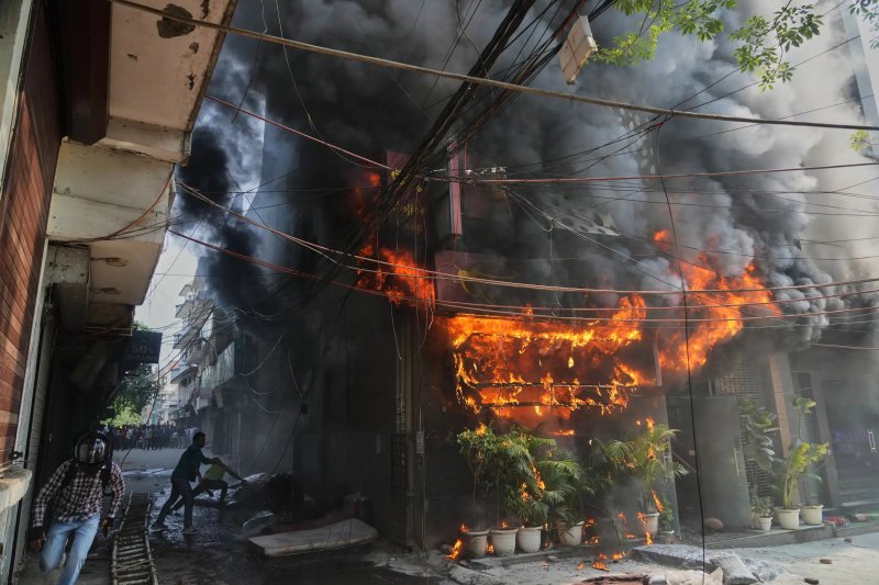 Death toll from New Delhi hotel fire rises to 21