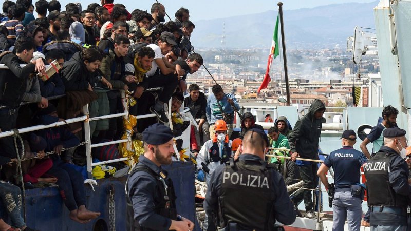 Italy to accept asylum seekers under new Netherlands deal