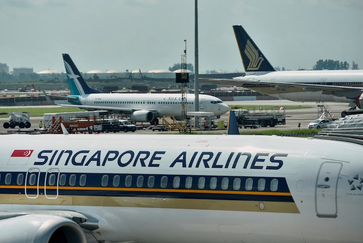 Singapore Airlines in early talks for huge Airbus or Boeing order
