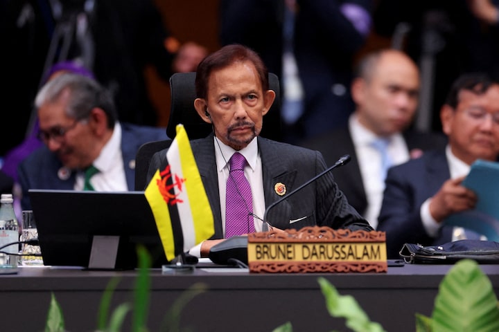Sultan of Brunei names sons to key cabinet posts in major shake-up