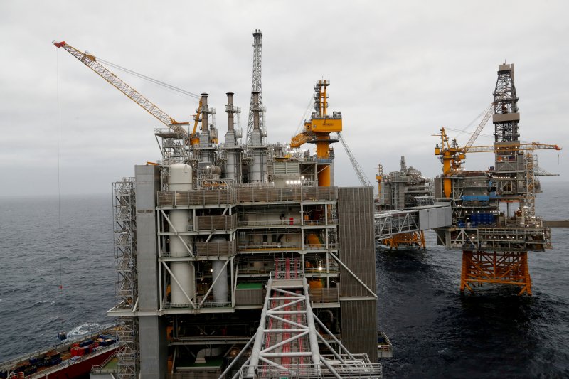 Norway oil companies, unions agree wage deal, averting strike 