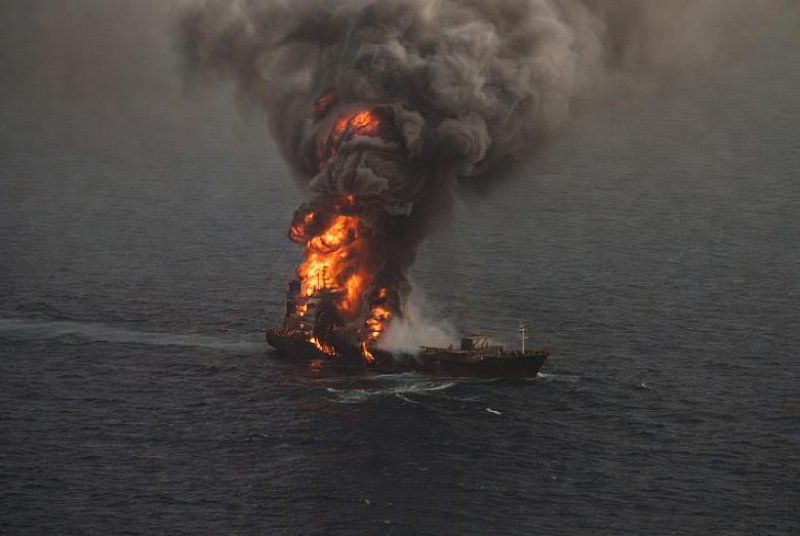 Explosion hits Oman's Mina al Fahal terminal, oil loading suspended