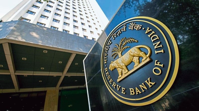 India sees modest gain in foreign exchange reserves