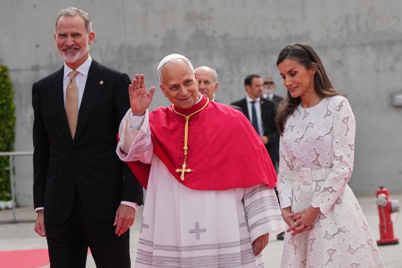 Pope Leo starts Spain visit -  VIDEO 