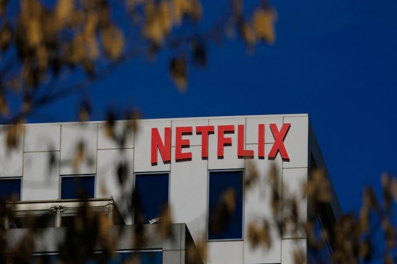 Netflix names longtime director Jay Hoag as new chairman