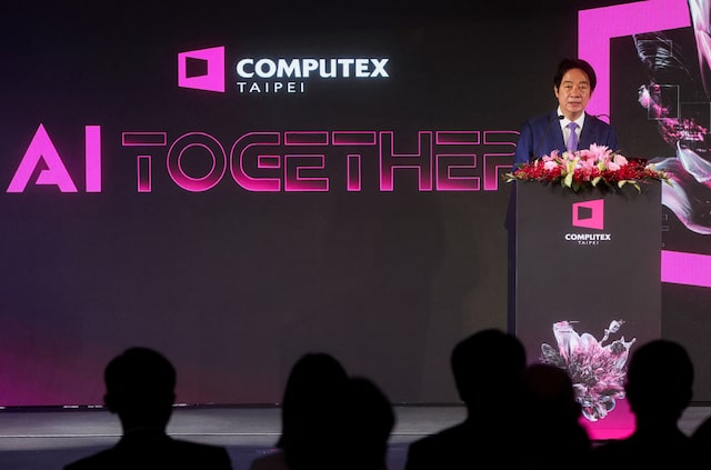 Chinese military hovered as global executives flocked to Taiwan tech show 