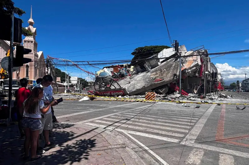Death toll from powerful Philippines quake rises to 15