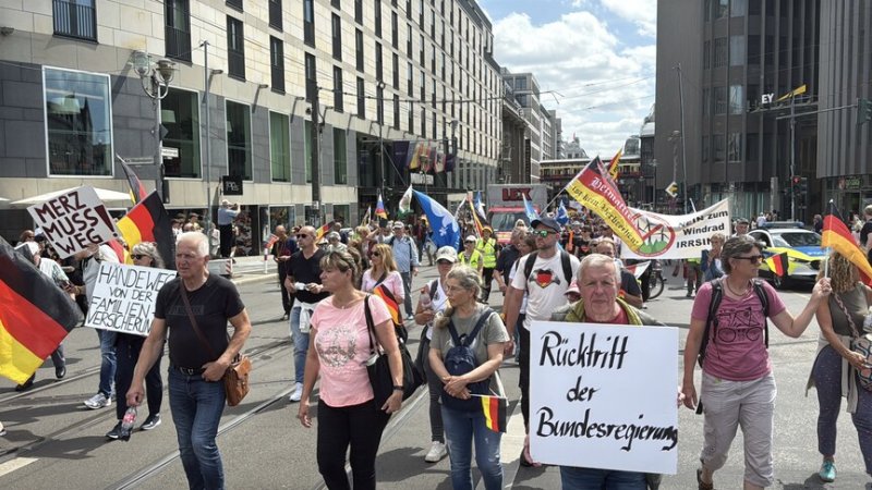 Thousands rally in Berlin demanding Chancellor Merz step down