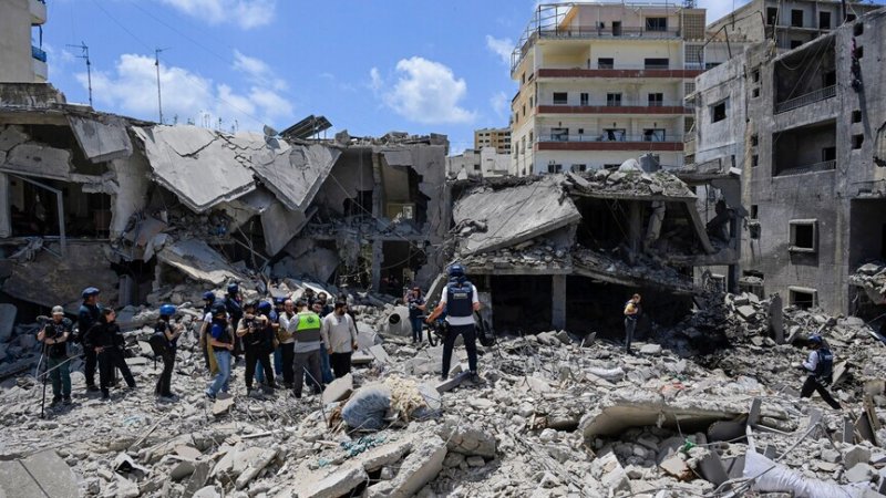 Israeli strikes kill at least 14 in southern Lebanon