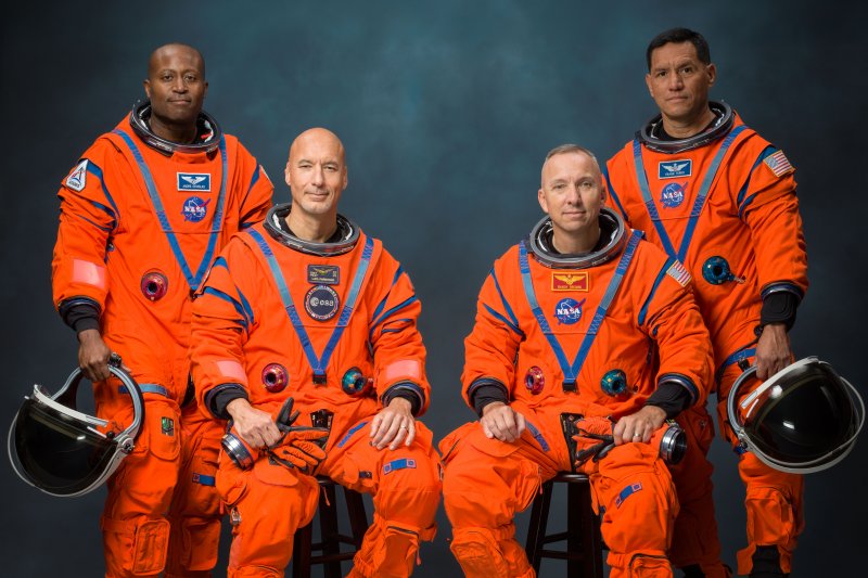 NASA unveils crew for 2027 Artemis III mission
