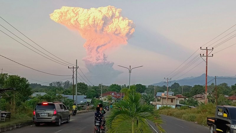 Indonesia's Mount Lewotobi Laki-laki erupts again, residents warned