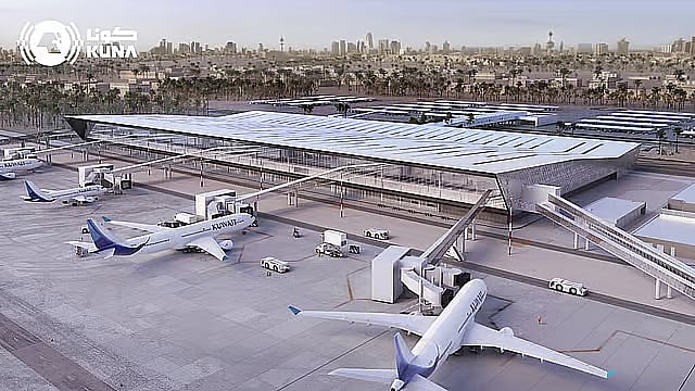 Kuwait temporarily closes airspace after Iranian attacks