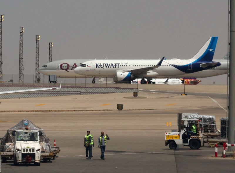 Kuwait restores air traffic after temporary airspace closure 