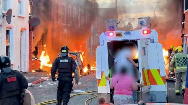 Arab community voices alarm over anti-migrant incidents in Belfast