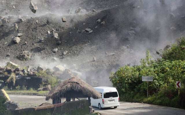Powerful quake lifts seabed by up to two metres in Philippines