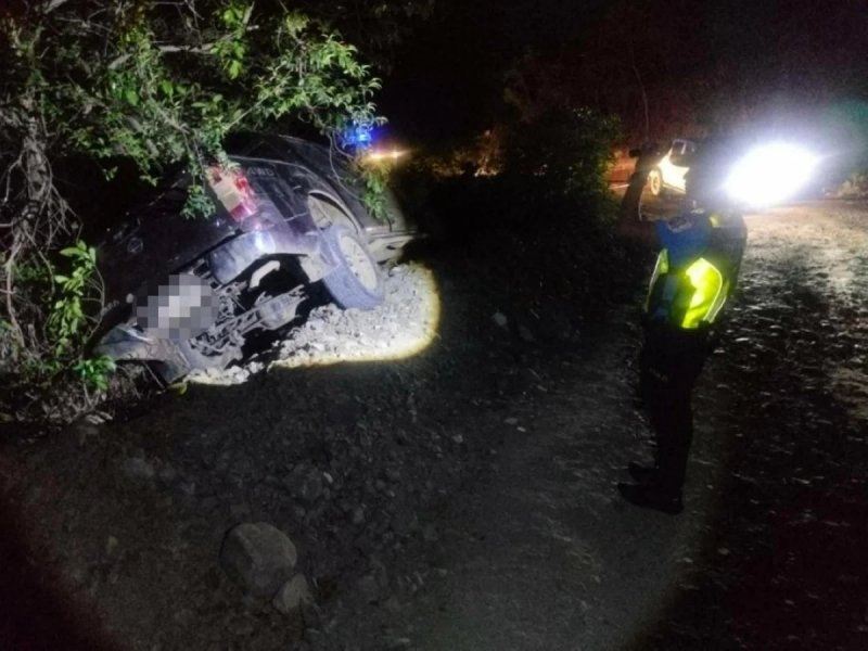 At least 6 dead, 20 injured as truck plunges into ravine in Philippines