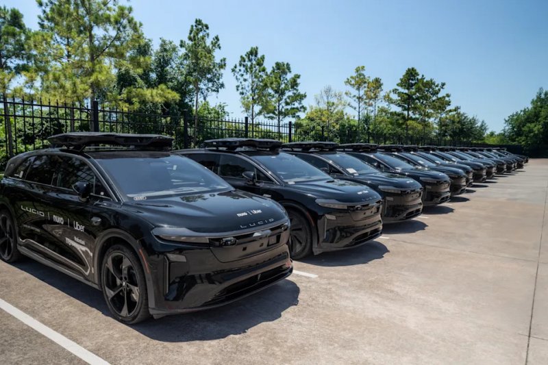 Uber, Lucid tap Houston as next robotaxi market amid Waymo, Tesla rivalry