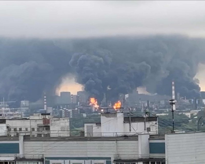  LIVE:  Russia and Ukraine trade strikes as peace hopes fade