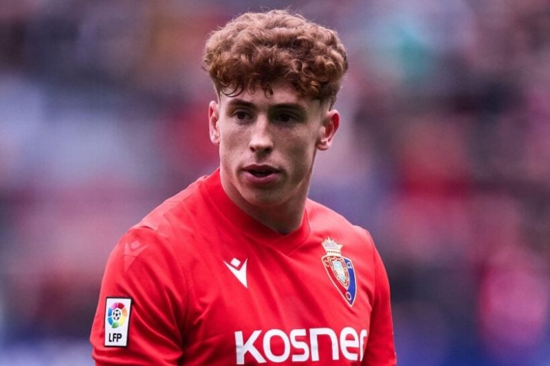 Liverpool close deal for Osasuna winger Victor Munoz