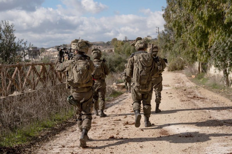 Four Israeli soldiers, including battalion commander, killed in southern Lebanon
