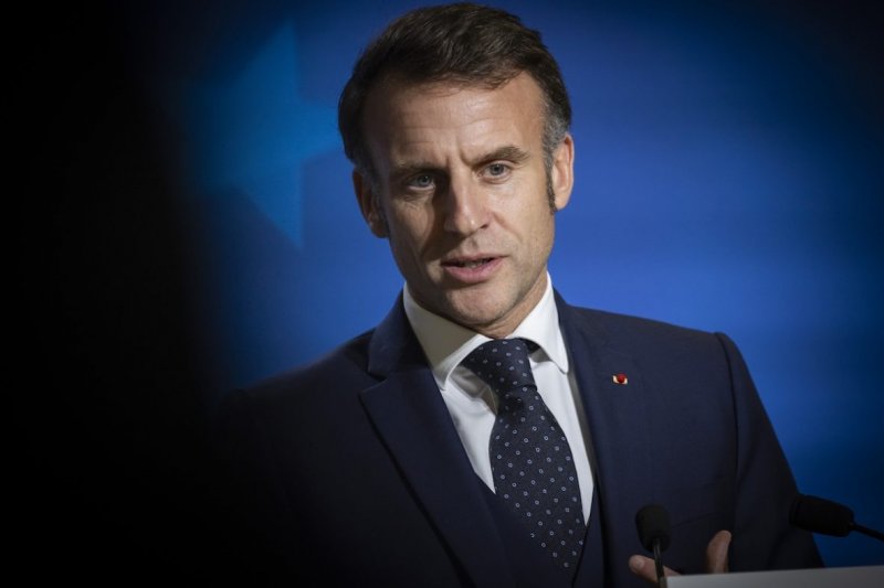 Macron urges Netanyahu to act responsibly and rationally