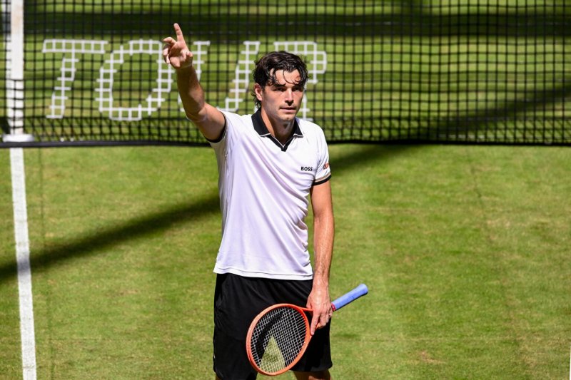 Fritz stuns Shelton in thriller to reach Halle semis