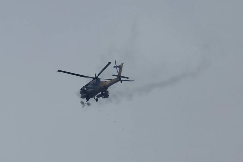 US Apache helicopter crashes near Strait of Hormuz, pilots safe -  VIDEO 