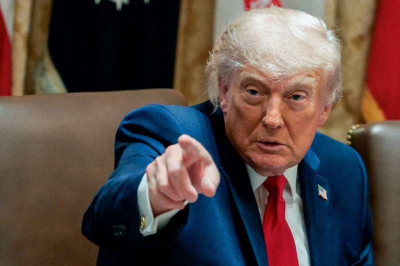  U.S. will hit Iran 'very hard tonight', Trump says 