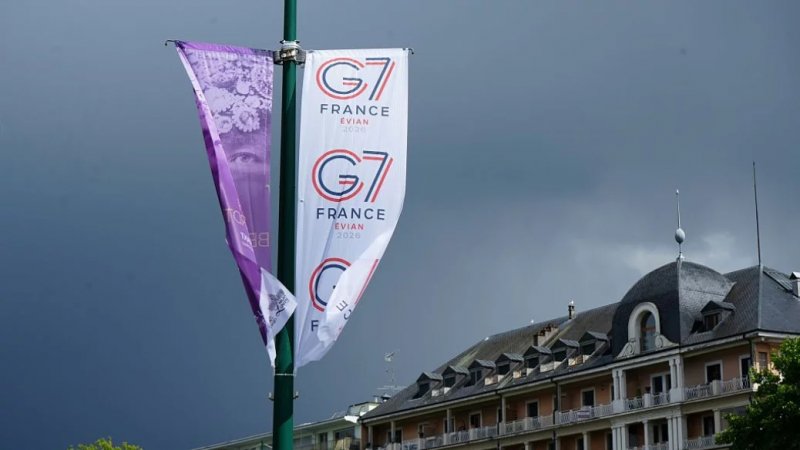Arab states and Volodymyr Zelensky invited to G7 summit in France