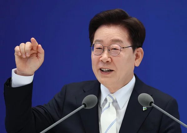President Lee Jae Myung begins European tour ahead of G7 summit