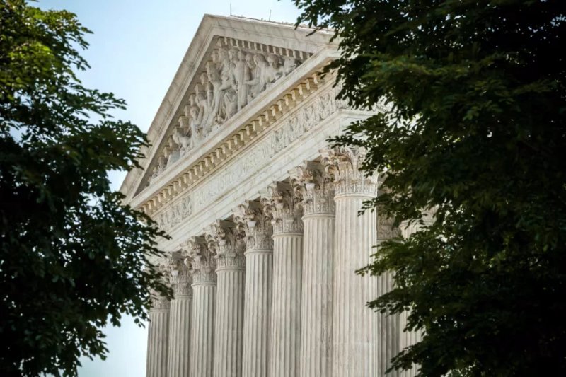 Supreme Court slashes Black-held Democratic seat in Alabama