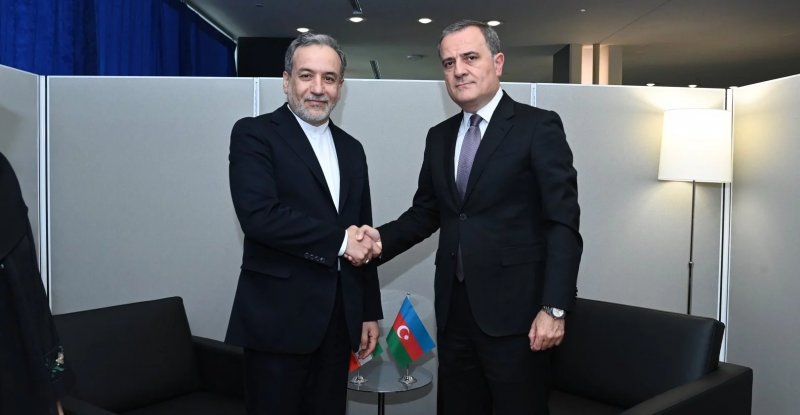 Azerbaijan and Iran FM discuss matters over phone