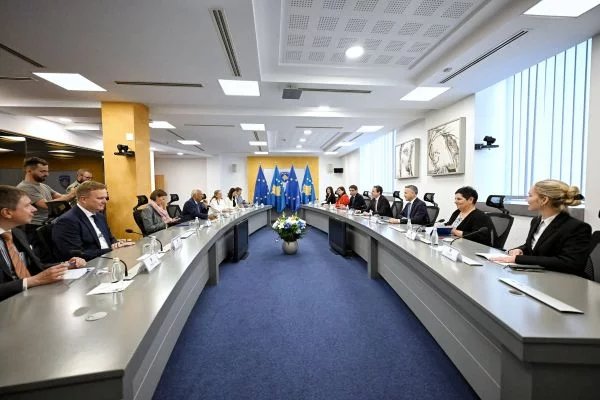 Kosovo holds snap election amid ongoing political stalemate -  VIDEO 