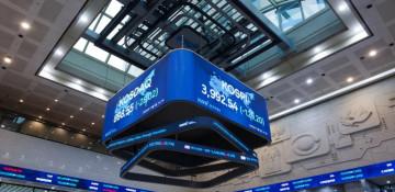 Seoul shares hit record high as Samsung fuels AI rally