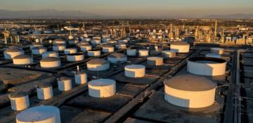 Oil climbs as Middle East tensions escalate, Iran talks stall