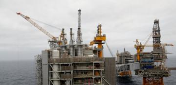 Norway oil companies, unions agree wage deal, averting strike 