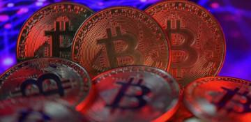 Crypto market suffers worst week since 2024 as Bitcoin and Ethereum approach key levels  (digital)