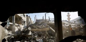 Israeli strike in Gaza kills seven people, including two women, medics say 