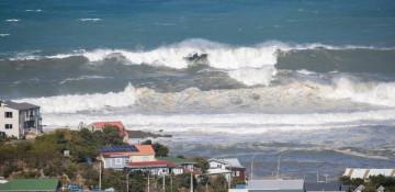 New Zealand capital hit by heavy swells, evacuations ordered