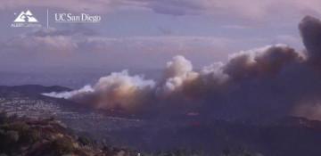 Wildfire erupts in San Diego's Sorrento Valley, forcing evacuations -  VIDEO 