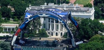 Trump marks 80th birthday with UFC cage fight at White House -  VIDEO 