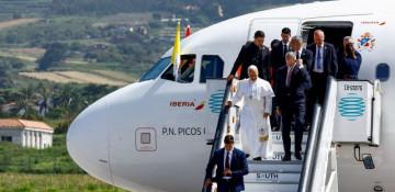 Technical fault forces Pope to fly back on Spain’s royal jet (World)