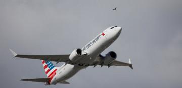 American Airlines forced to return to London after lightning strike